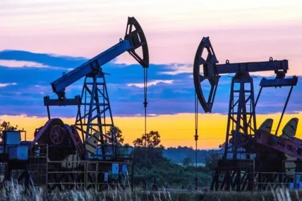 Ціни на нафту злетіли більш ніж на 9% після удару Ізраїлю по Ірану. Фото: Reuters