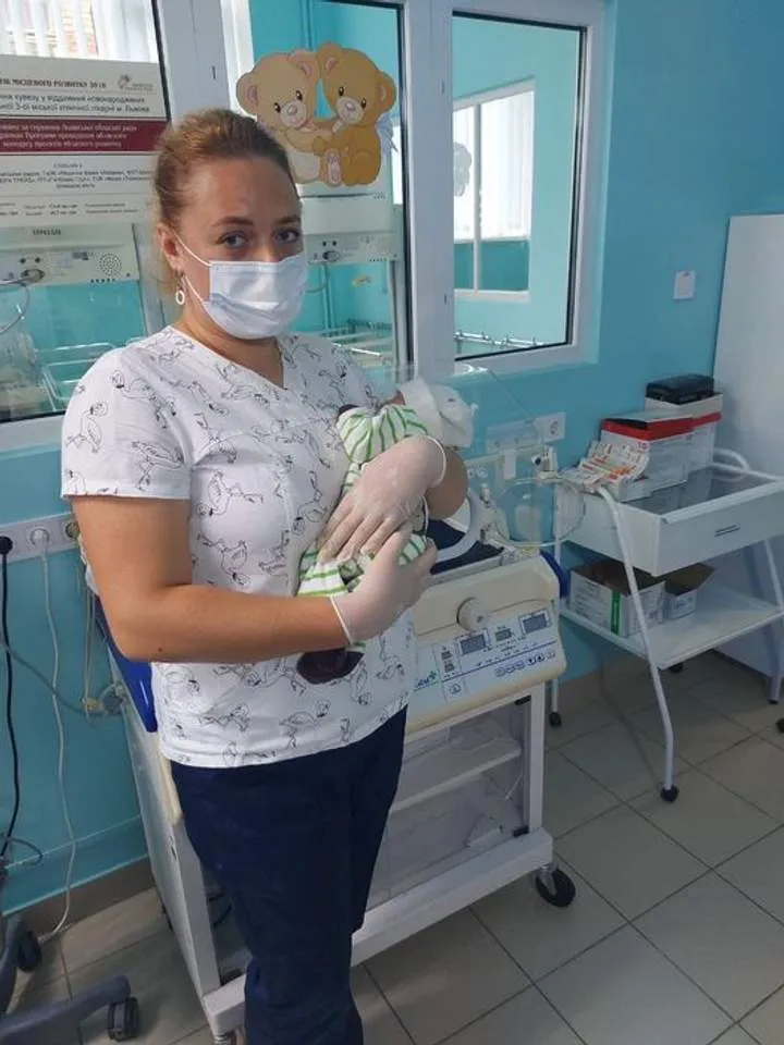 Завдяки пильності охоронців лікарні дитину врятували.