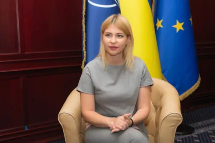 Ольга Стефанішина. Фоно з Слово і діло