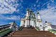 Невідомі кинули в Андріївську церку «коктейль Молотова» та розпилили газ