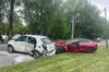 У Липниках Tesla зіткнулася з позашляховиком: постраждали троє людей, серед них дитина