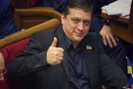 Роман Іванісов працює в антикорупційному комітеті. Попри це, є багато питань до історії появи його захмарних статків... Фото з сайту Главком