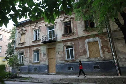 У Львові збережуть пошкоджений російською атакою будинок із сецесійною ліпниною. Фото: Андрій Москаленко