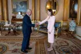 «Символ нашої культури»: українську вишиванку подарували британському королю