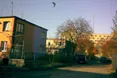 Кросівки на дроті: таємний знак чи звичайне хуліганство?