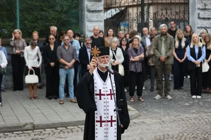 04.09.2026, 14:35				




 «Минає час, але біль не минає, і порожнеча залишається», — Борис Гудзяк на поминальній молитві у Львові


										Біля будинку на вулиці Коновальця, 44, де два роки тому від ракетного удару загинули жінки родини Базилев