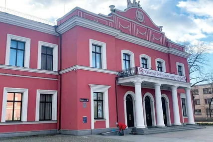 Історичний театр – одна з візитних карток Кропивницького. Фото автора