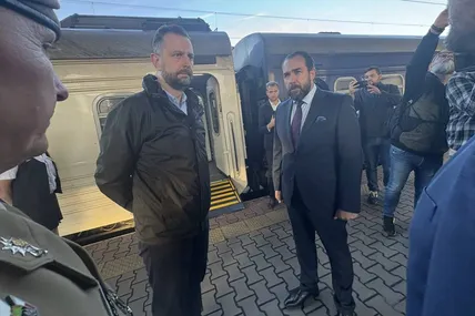 До Києва з візитом прибув міністр оборони та віцепрем’єр-міністр Польщі Владислав Косіняк-Камиш