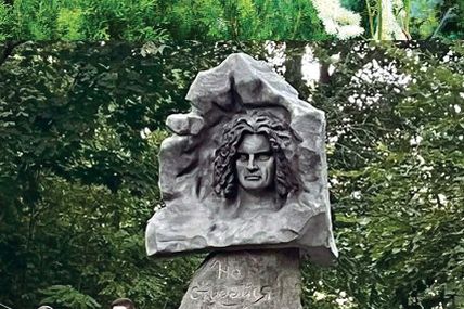 Пам&rsquo;ятник Кузьмі чи Медузі Горгоні?