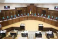 КС визнав законним відтермінування внесення змін до Конституції з приводу децентралізації