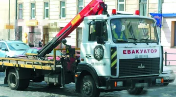 «Три евакуатори вже поламані, водія четвертого – шукають...»