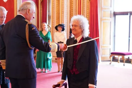 Фото церемонії із соцмереж гурту Queen