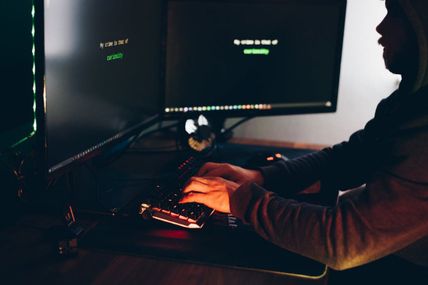 &laquo;Фото з оголеними дітьми завантажив у телефон&hellip; з цікавості&raquo;