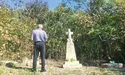 Відновлюють забуті могили