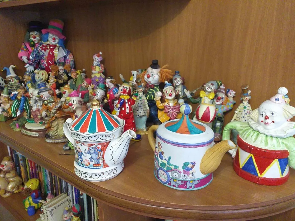 Колекція циркових фігурок Романа Здреника. Фото Юлії Ліщенко.