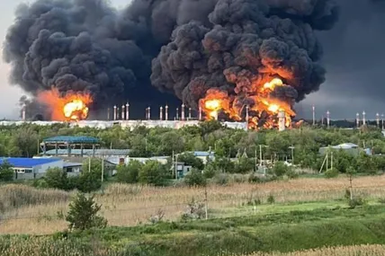 Цієї ночі на нафтобазі в російському Енгельсі внаслідок удару сталася масштабна пожежа