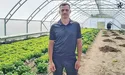 Учорашній воїн вирощує зелень