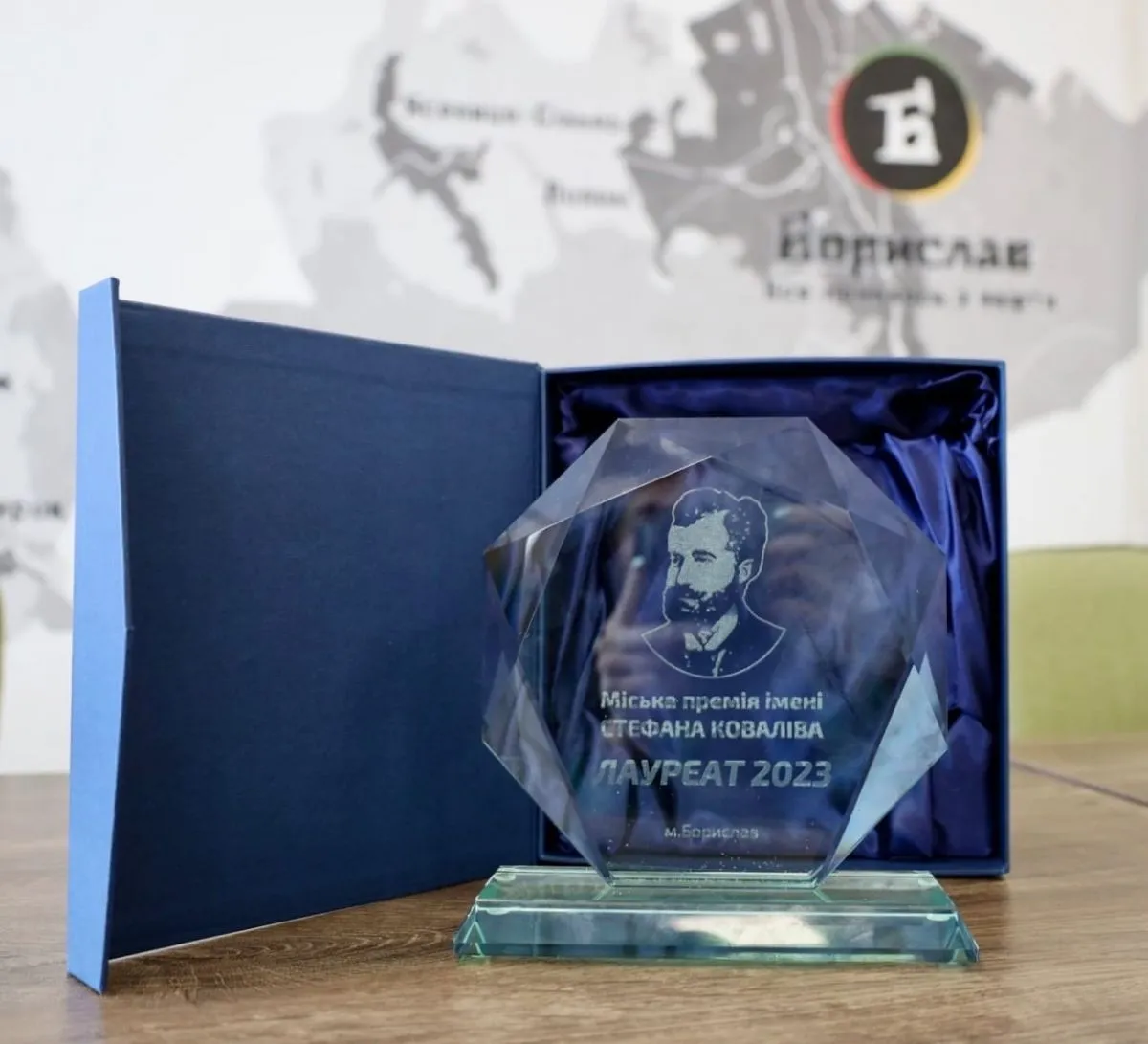Такі ось гарні "посвідчення" отримали лауреати