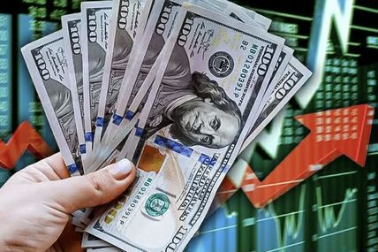Офіційний курс долара вперше перевищив позначку 44 гривні