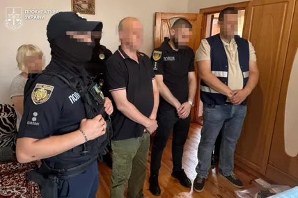 13.08.2026, 19:15				


									На Львівщині прийомний батько систематично ґвалтував 14-річну вихованку							

										У Стрийському районі правоохоронці затримали 54-річного чоловіка, якого підозрюють у тривалому сексуальному насильстві над н