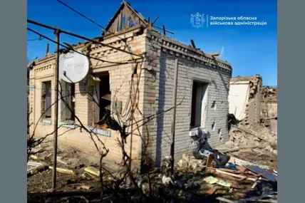 Наслідки ворожої атаки на Новомиколаївку фото: Іван Федоров