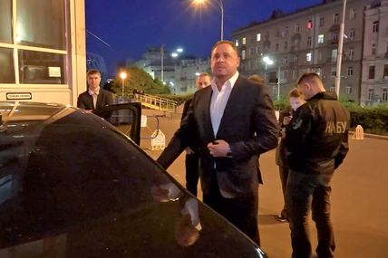 Єрмака візьмуть під білі рученьки?