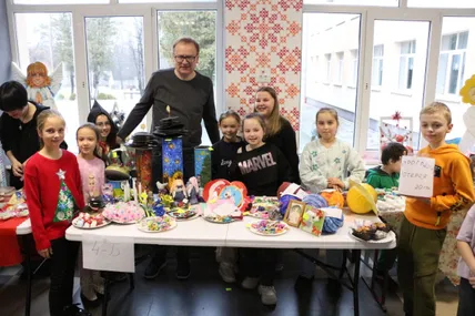 До місії Святого Миколая одним із перших "підрядився" міський голова Трускавця Андрій Кульчинський. Фото пресслужби Трускавецької міськради.