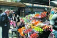Ринки відкриті для покупців. Але не для всіх