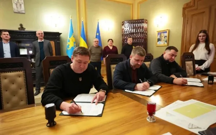 Підписання Меморандуму про співпрацю між Львівської ОВА, Львівською обласною радою, ТзОВ «Тріосан Холдінг Україна»