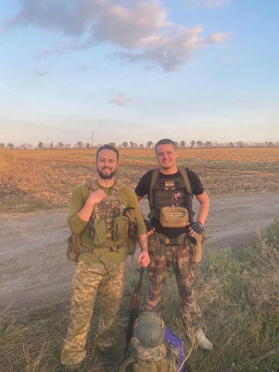 Немає нічого кращого, як надійне плече фронтового друга...