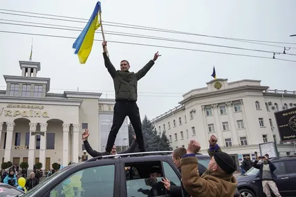 Так херсонці зустрічали воїнів ЗСУ 11 листопада 2022 року. Фото з відкритих джерел.
