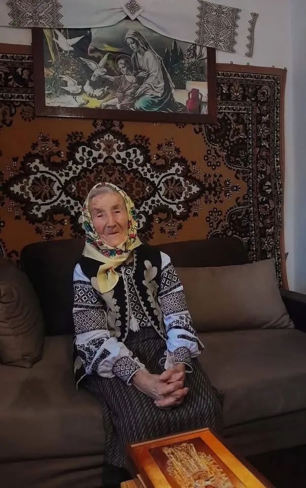 Анна Іванівна щаслива, що живе у вільній Україні, за яку боролися її батьки.
