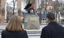 «Карикатурний образ „партизан“, які ходять по Львову і знімаються на фоні наших памʼятників»