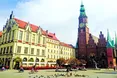Місто мостів, зустрічей і гномів