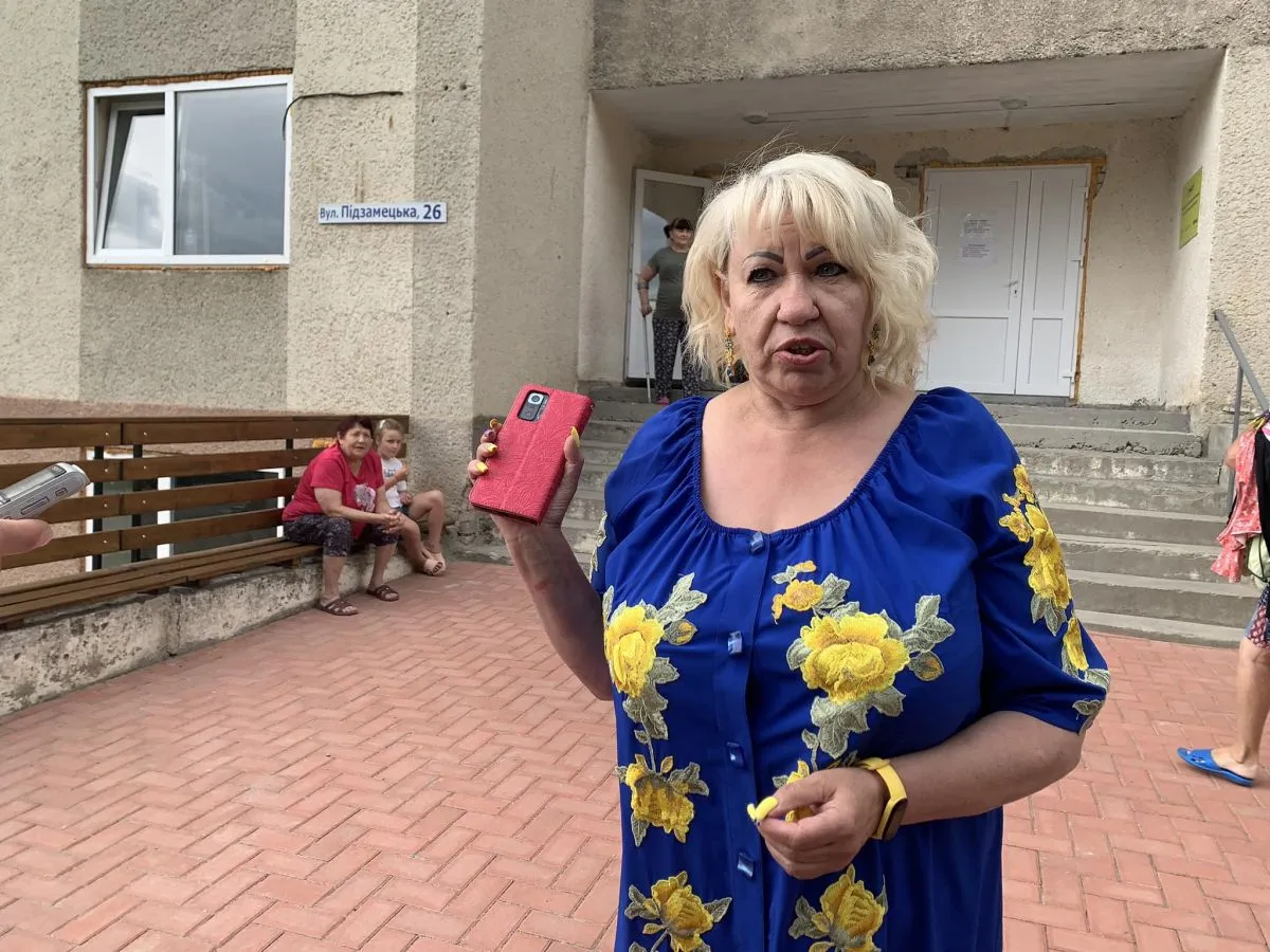 Комендантка гуртожитку Олена Лаута розповідає «ВЗ» про умови для ВПО та плани щодо ремонту кімнат.