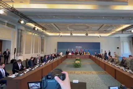Переговори України та рф тривали понад годину. Фото: скрин із відео МЗС