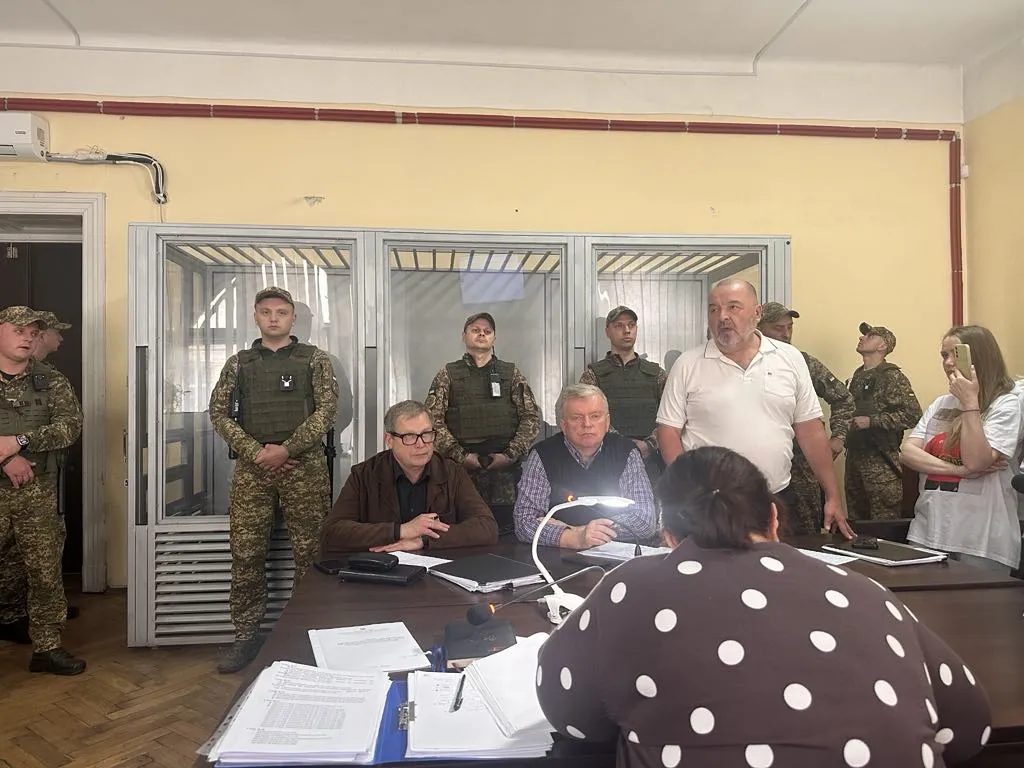 У Зінченка уже три адвокати. 