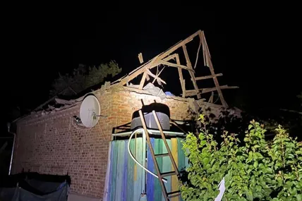 Наслідки ворожого удару по Дніпропетровщині. Фото: ОВА