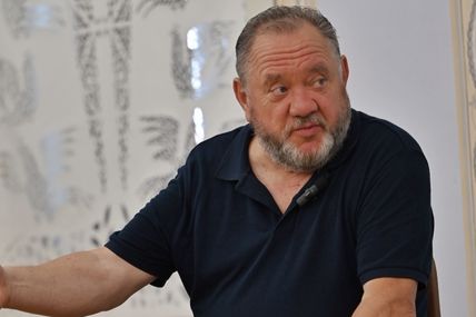 &laquo;Я&nbsp;вчився у&nbsp;школі погано&nbsp;&mdash; ніяк не&nbsp;міг букви скласти в&nbsp;слова. Читати навчився тільки з&nbsp;читанки&raquo;