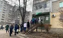У торгових мережах розкупили крупи, воду, хліб, до аптек - довжелезні черги. На ринках - без ажіотажу