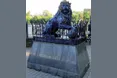 В окупованому Донецьку лева зі Львова замінили на… каменюку