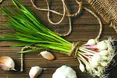 Молодий часник: корисні і зубчики, і стрілки