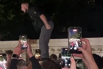 &laquo;Якщо ви зриваєте одяг та бʼєте військовослужбовця своєї армії, подумайте, хто завтра буде захищати вас від ворожої армії, яка буде бити та зривати одяг, але вже з вас&raquo;