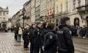 «Ніколи не скаржилася і мала глибоке почуття обовʼязку»: на площі Ринок — прощання львівʼян з поліцейською Вікторією Шпилькою