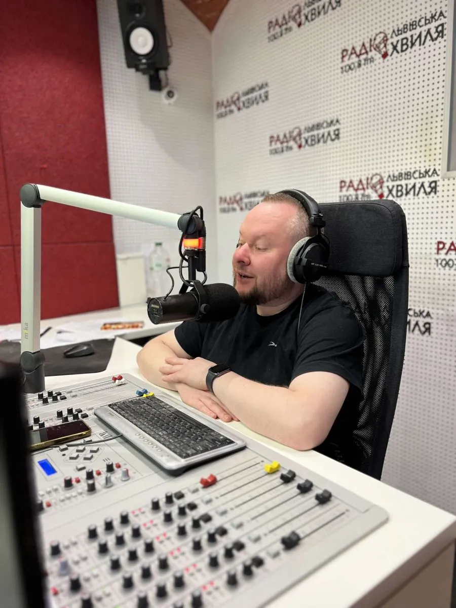 Андрій Великий ще й музичний редактор на радіо та продюсер