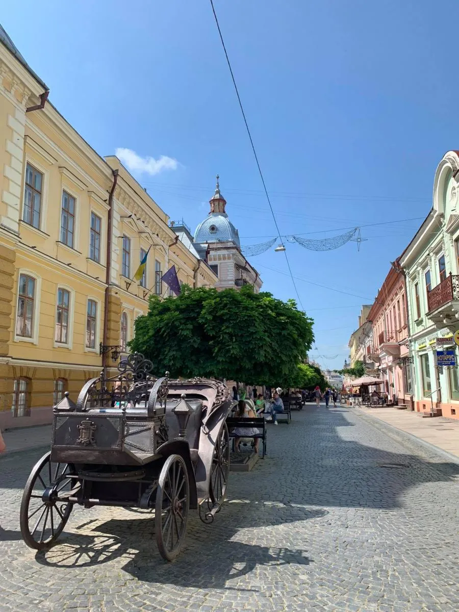 Головна туристична вулиця Чернівців. Фото автора