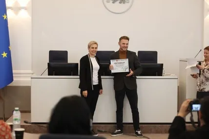 Нагородження переможців конкурсу "Розпочни і вдосконалюй свій бізнес". Фото: ЛМР