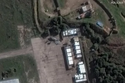 Супутникові знімки Maxar Technologies і Planet Labs
