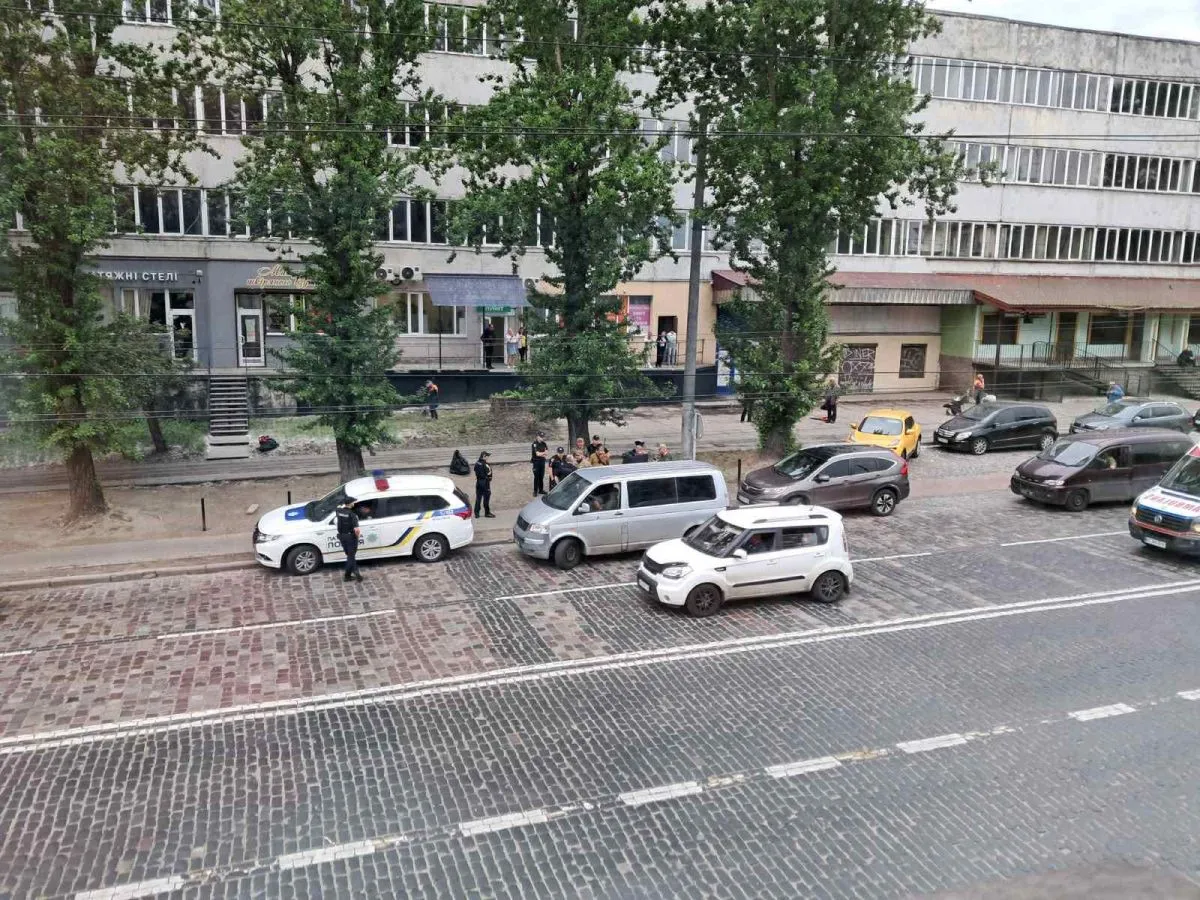 Часто сюди приїжджає і поліція...