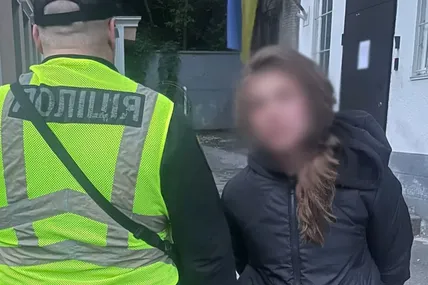 Затримана жінка не змогла пояснити поліції свій вчинок. Джерело: Поліція Києва